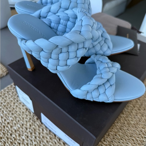 Luxury baby blue heels Bottega Veneta. - Picture 2 of 6